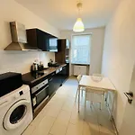 Urban Flats 3*
