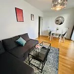 公寓式酒店 Urban Flats 3*