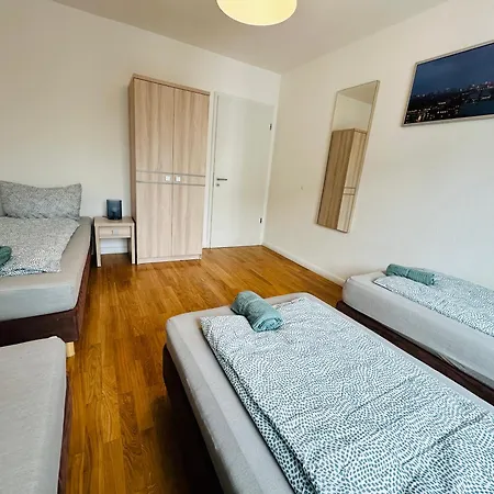 Urban Flats Apartmanhotel 3*